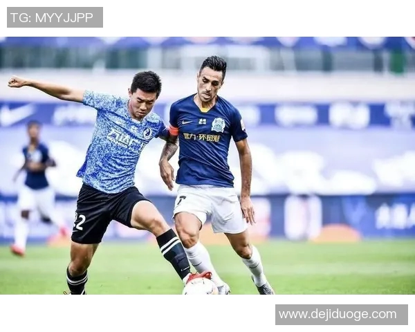 中超激战大连对阵深圳两队争夺季后赛席位精彩纷呈 中超激战大连对阵深圳两队争夺季后赛席位精彩纷呈