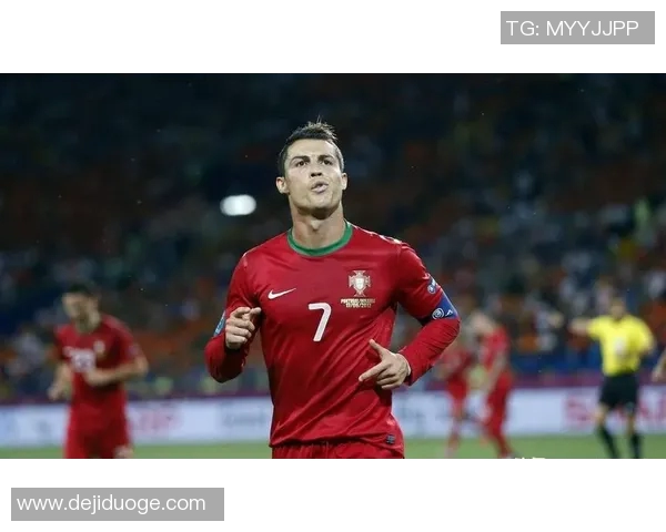 直播足球比赛中C罗的精彩表现与他在球场上的传奇地位解析 直播足球比赛中C罗的精彩表现与他在球场上的传奇地位解析