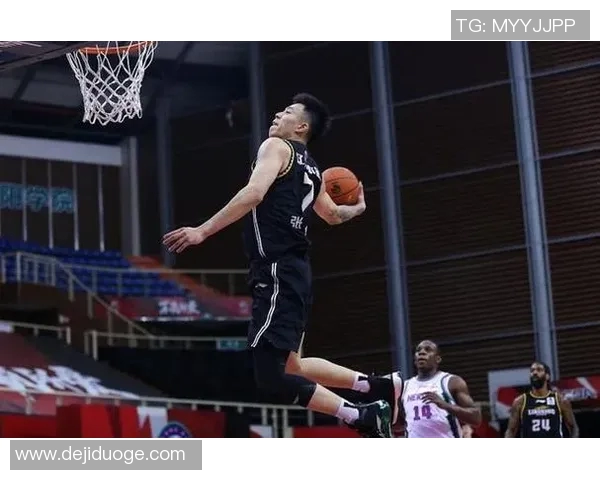 张镇麟的篮球之路从青涩少年到CBA明星的成长故事 张镇麟的篮球之路从青涩少年到CBA明星的成长故事