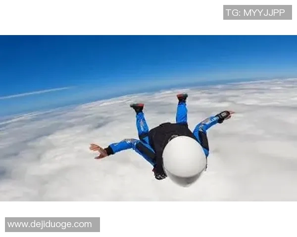 在蓝天之上体验极限运动的魅力定点跳伞带你飞向自由与刺激的边缘 在蓝天之上体验极限运动的魅力定点跳伞带你飞向自由与刺激的边缘