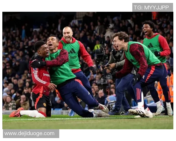 埃弗顿与曼联的精彩对决最终比分揭晓,球迷们的热情不减 埃弗顿与曼联的精彩对决最终比分揭晓,球迷们的热情不减