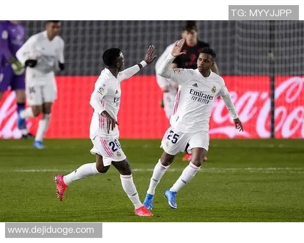 达拉斯与亚特兰大激战正酣球迷期待精彩对决与精彩进球 达拉斯与亚特兰大激战正酣球迷期待精彩对决与精彩进球