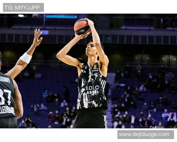 前马刺球员帕克当选篮球名人堂,球迷掀起热议