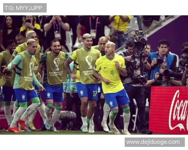 全球瞩目世界杯足球决赛直播盛况精彩回顾与赛场瞬间解析 全球瞩目世界杯足球决赛直播盛况精彩回顾与赛场瞬间解析