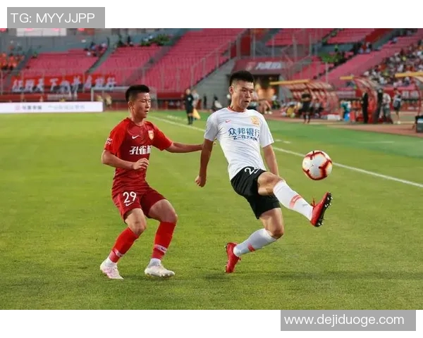 新疆队与卓尔队精彩对决集锦回顾展现足球魅力与激情瞬间