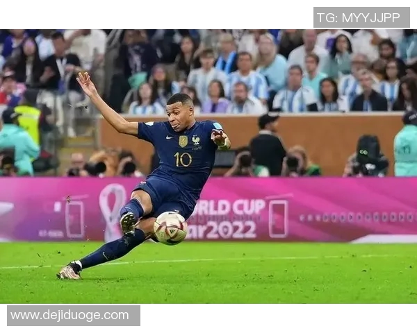 姆巴佩领衔法国队冲击世界杯冠军展现超凡实力与无限潜力 姆巴佩领衔法国队冲击世界杯冠军展现超凡实力与无限潜力